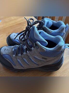 Merrell womens Gray and Blue Hiking sneaker